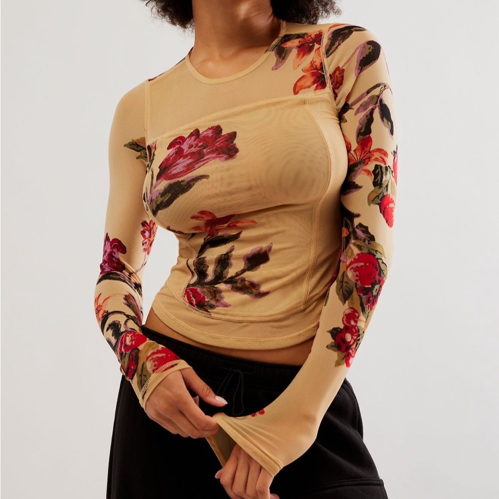 Free People Betty’s Garden Top. Tan and rose size small. New with tags